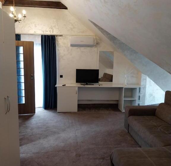 Семейный Номер, Pensiunea La Busu