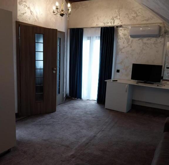 Семейный Номер, Pensiunea La Busu