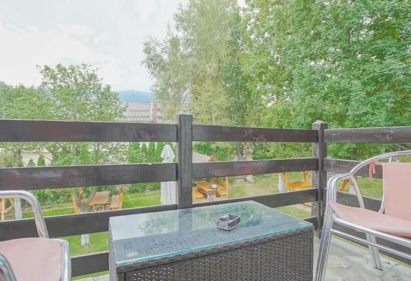 Номер Deluxe Кровать Кинг, Pensiunea La Busu