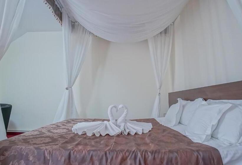 Номер Deluxe Кровать Кинг, Pensiunea La Busu