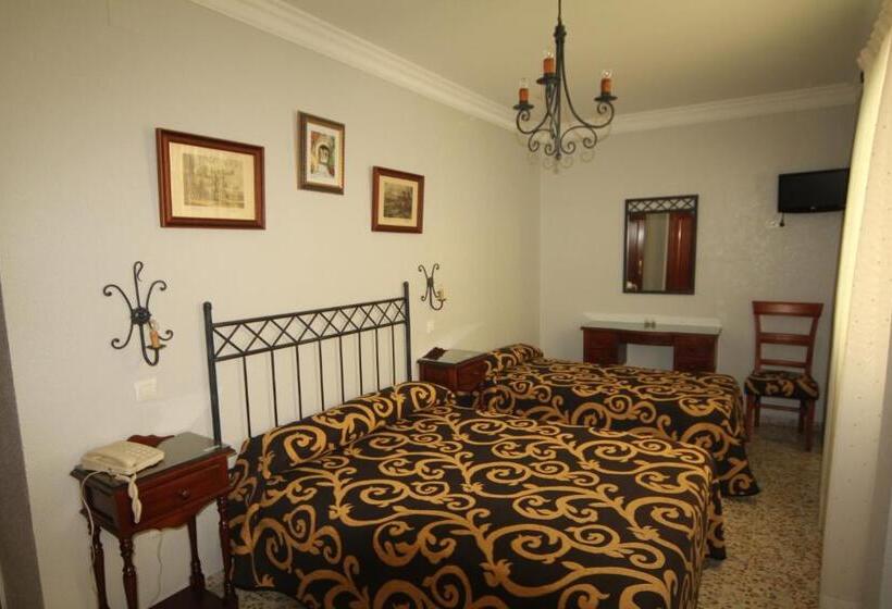 اتاق استاندارد سه نفره, Hostal Roma