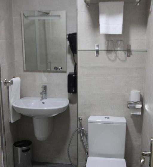 اتاق استاندارد یک نفره, Hostal Roma