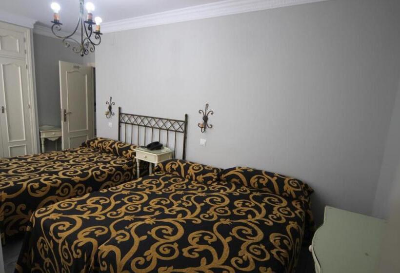 اتاق استاندارد چهار تخته, Hostal Roma