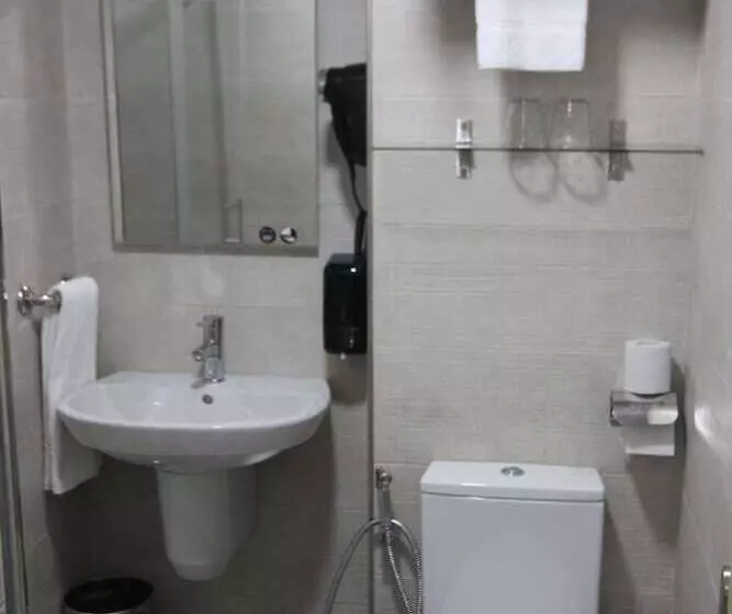 اتاق استاندارد یک نفره, Hostal Roma