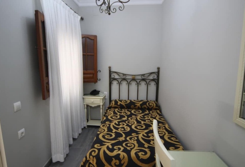 اتاق استاندارد یک نفره, Hostal Roma