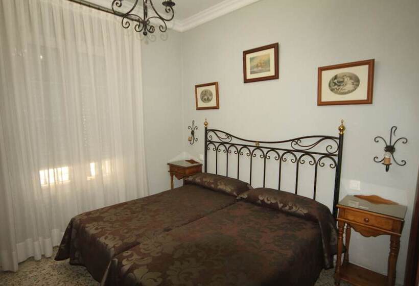 اتاق استاندارد, Hostal Roma