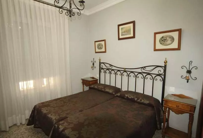 اتاق استاندارد, Hostal Roma