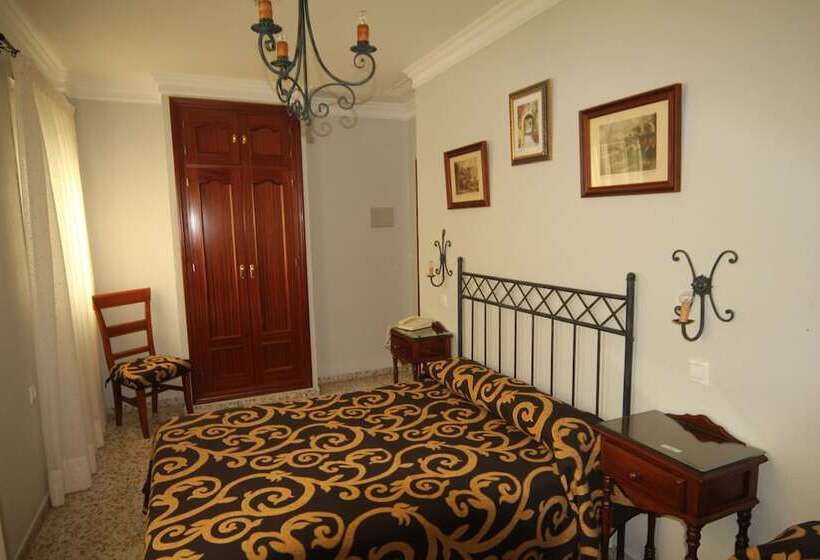 اتاق استاندارد چهار تخته, Hostal Roma