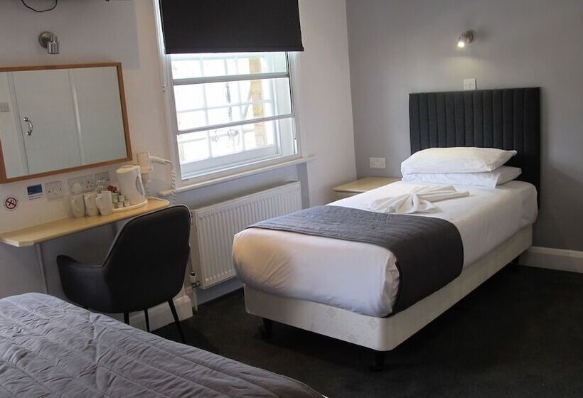 스탠다드 트리플 룸, Alhambra