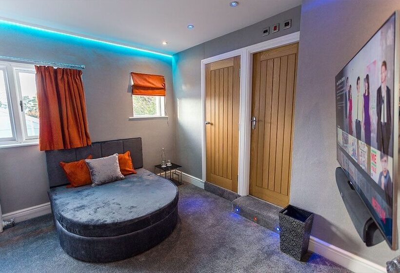 חדר דלוקס, Aphrodites Group