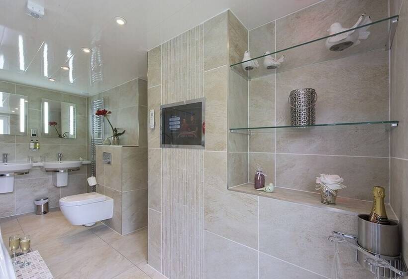 חדר דלוקס, Aphrodites Group