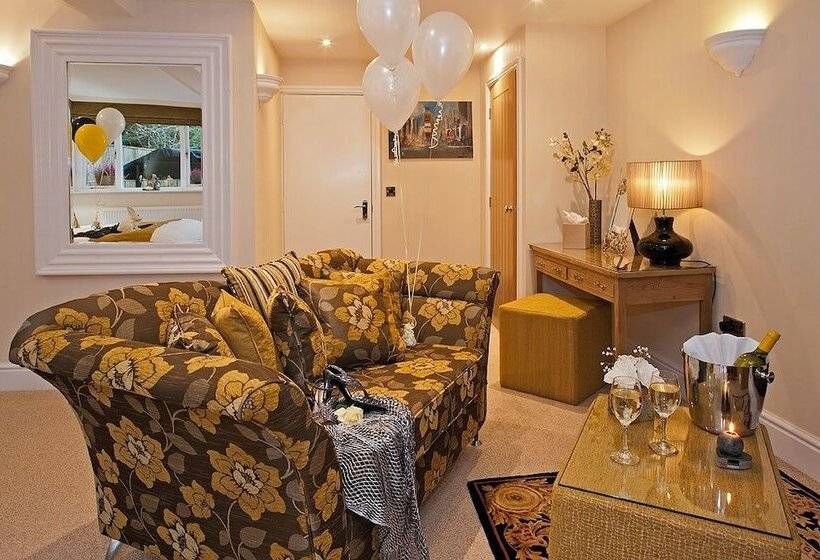 חדר דלוקס, Aphrodites Group