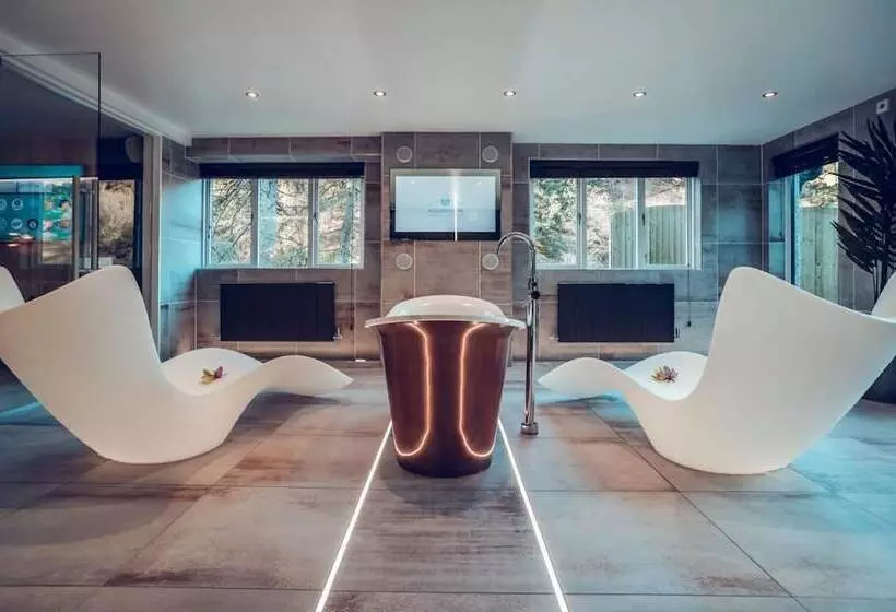 Suite Deluxe, Aphrodites Group