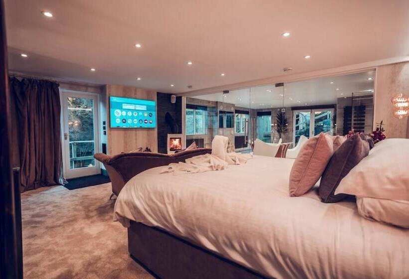 סוויטה דלוקס, Aphrodites Group