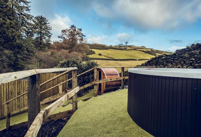 סוויטה דלוקס, Aphrodites Group