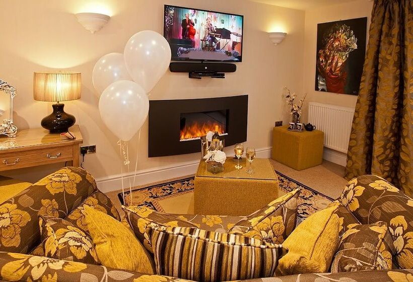 חדר דלוקס, Aphrodites Group