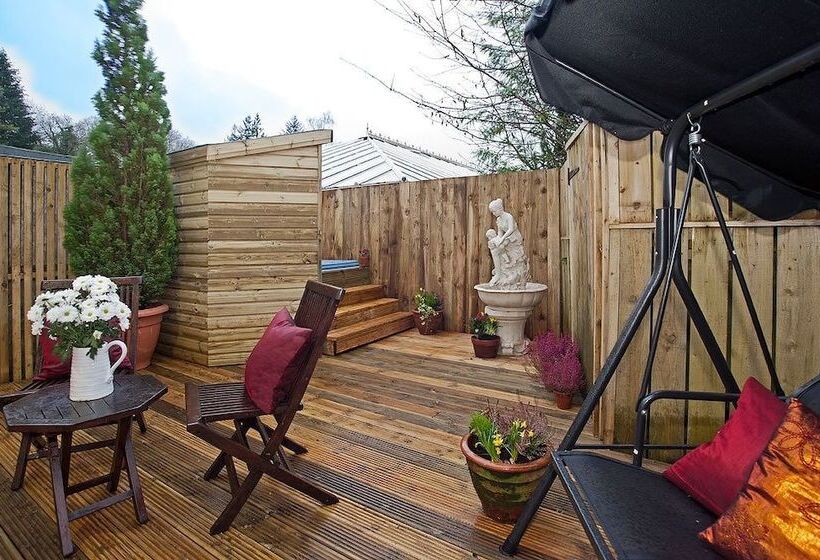 חדר דלוקס, Aphrodites Group