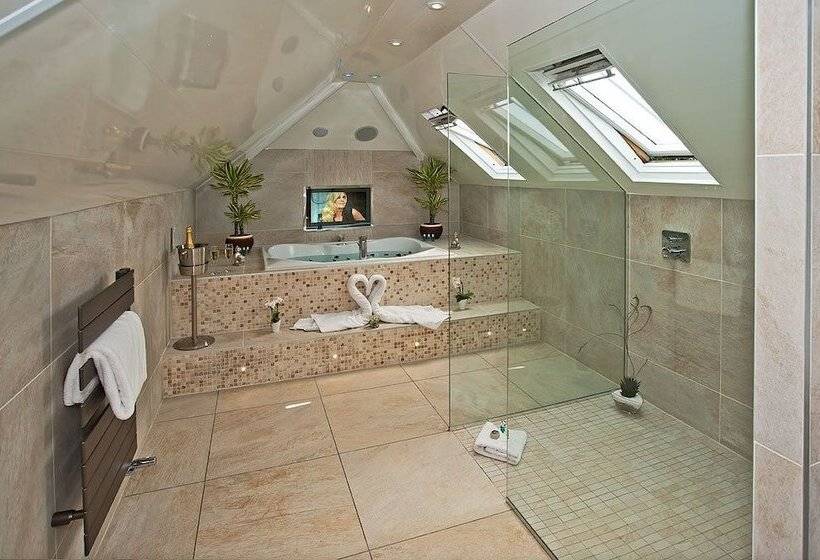 חדר דלוקס, Aphrodites Group