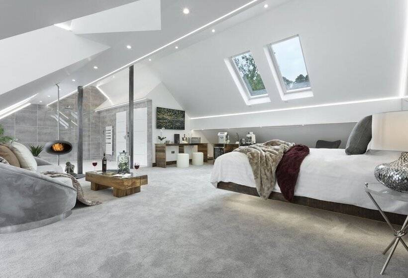 חדר דלוקס, Aphrodites Group