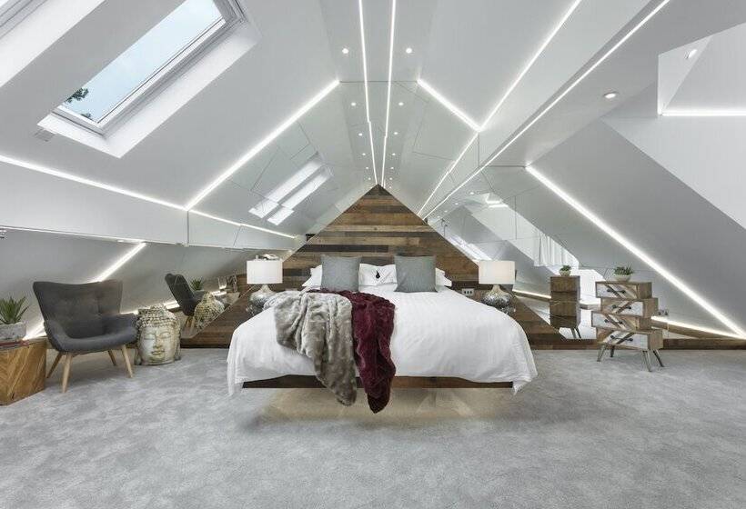 חדר דלוקס, Aphrodites Group