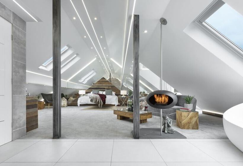 חדר דלוקס, Aphrodites Group