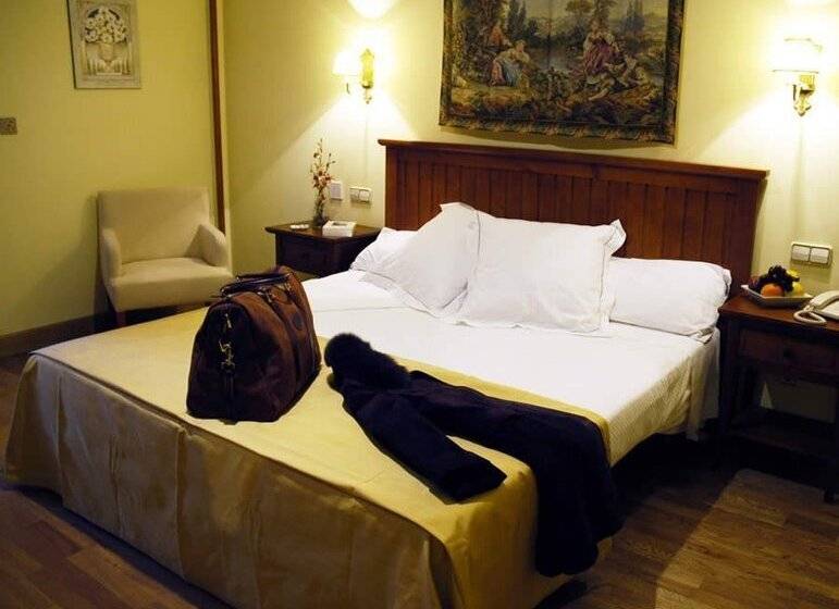 标准间, Casona De La Reyna