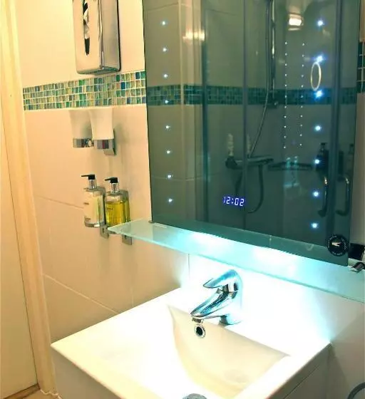 اتاق استاندارد, Crompton Guest House