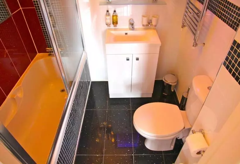 اتاق استاندارد, Crompton Guest House