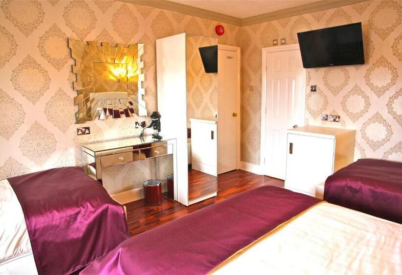 חדר משפחתי, Crompton Guest House