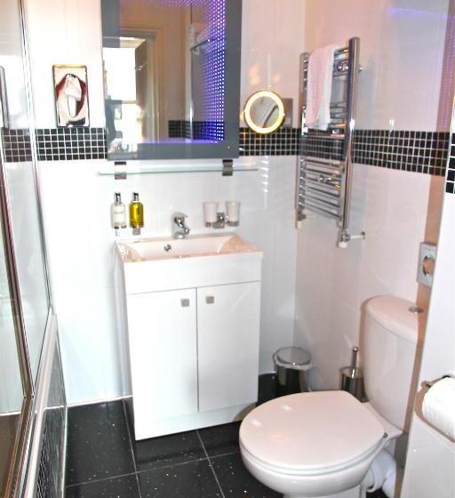 Семейный Номер, Crompton Guest House