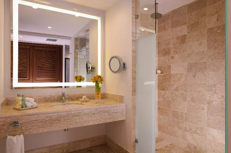 スイートクラブ シービュー, Dreams Sapphire Resort & Spa
