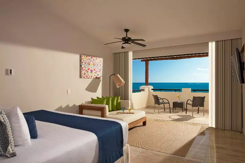 スイートクラブ シービュー, Dreams Sapphire Resort & Spa