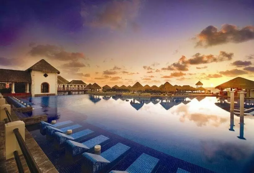 ジュニアスイートクラブ シービュー, Dreams Sapphire Resort & Spa