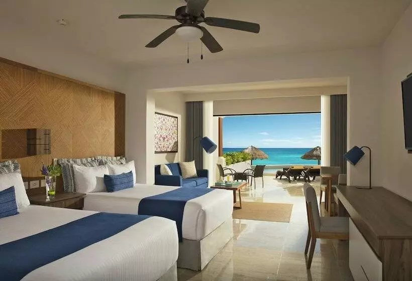 ジュニアスイートクラブ シービュー, Dreams Sapphire Resort & Spa
