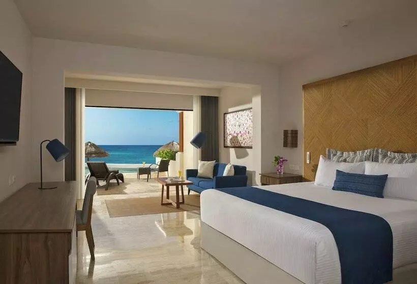 ジュニアスイートクラブ シービュー, Dreams Sapphire Resort & Spa