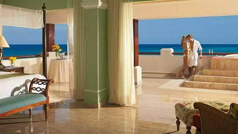 クラブスイート, Dreams Sapphire Resort & Spa