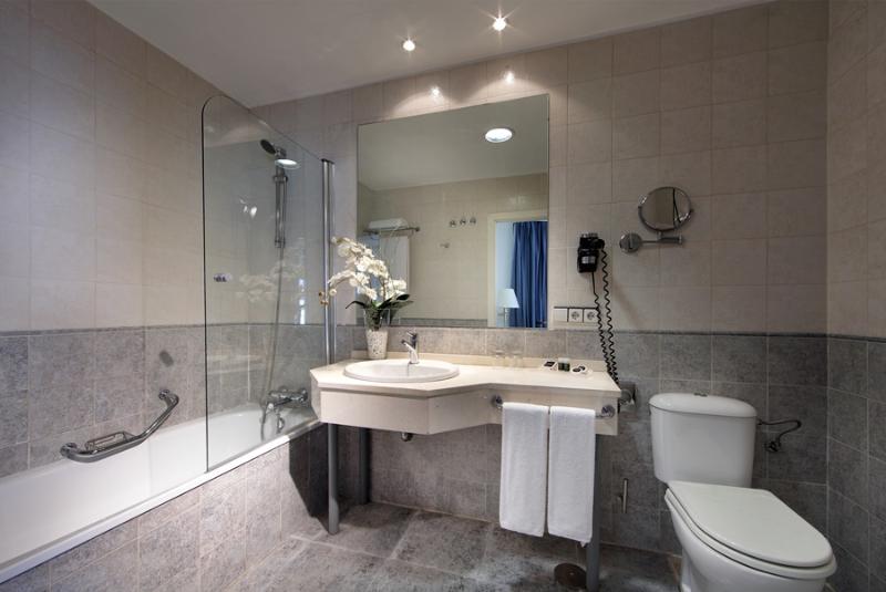 اتاق استاندارد, Exe Isla Cartuja