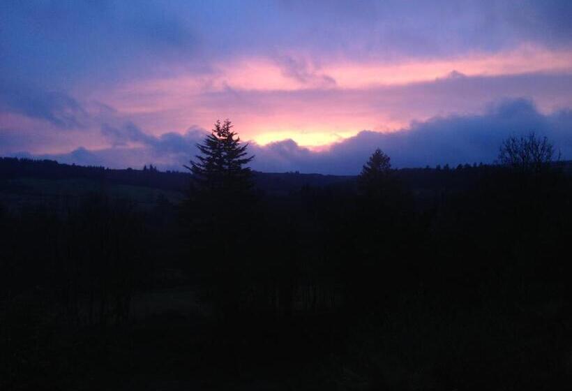 חדר סופריור, Harefield Hall