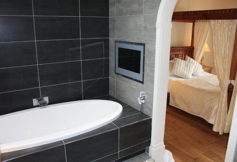 חדר סופריור, Harefield Hall