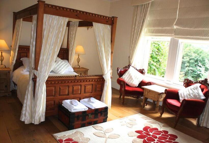 חדר סופריור, Harefield Hall