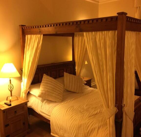 חדר סופריור, Harefield Hall