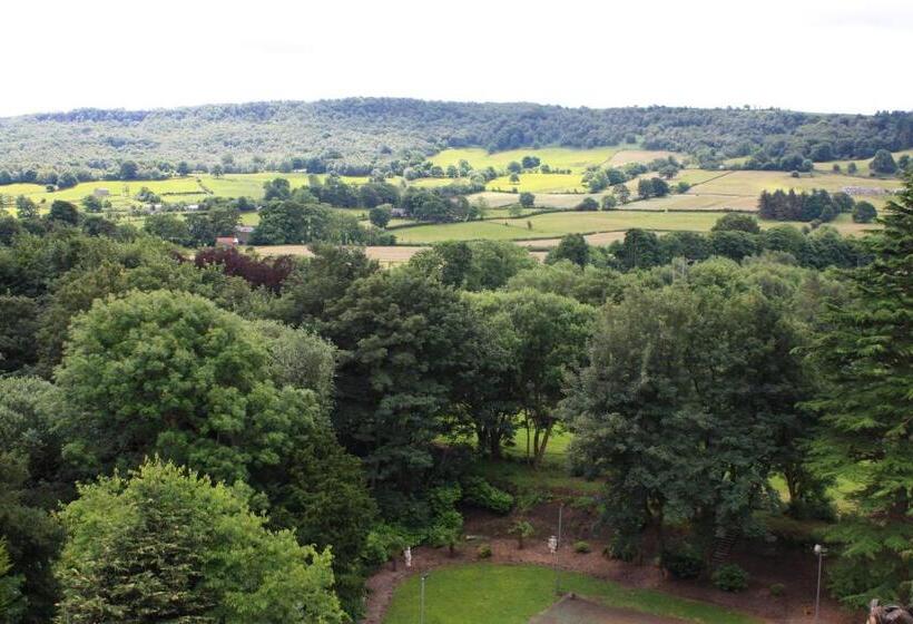 חדר בסיסי, Harefield Hall