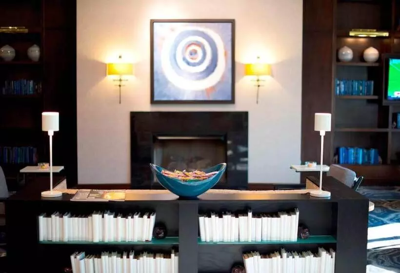 اتاق کلاب, Little Rock Marriott