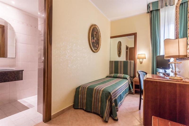 اتاق استاندارد یک نفره, Raeli Hotel Archimede