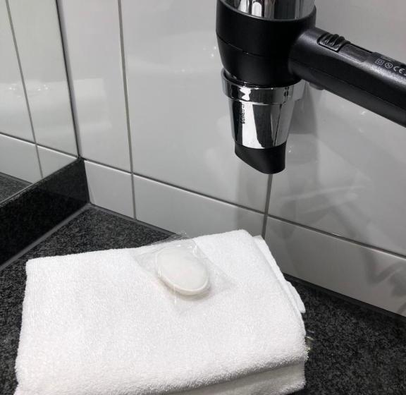 応接間付きスタンダードルーム, Vienna House Easy By Wyndham Berlin Prenzlauer Berg