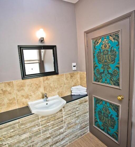 스탠다드 룸, Wards