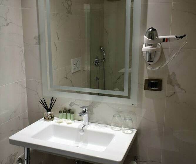 اتاق لوکس, Raeli Hotel Archimede