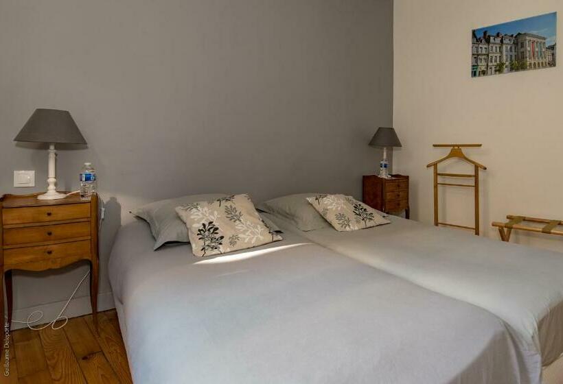 スタンダードルーム, Chambre D'hôtes Les Clés Des Places