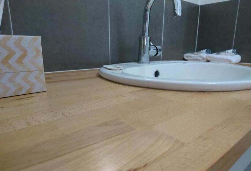Номер Стандарт, Bororen Hotel Motel