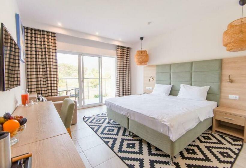 اتاق استاندارد, Aquamarine Family Club